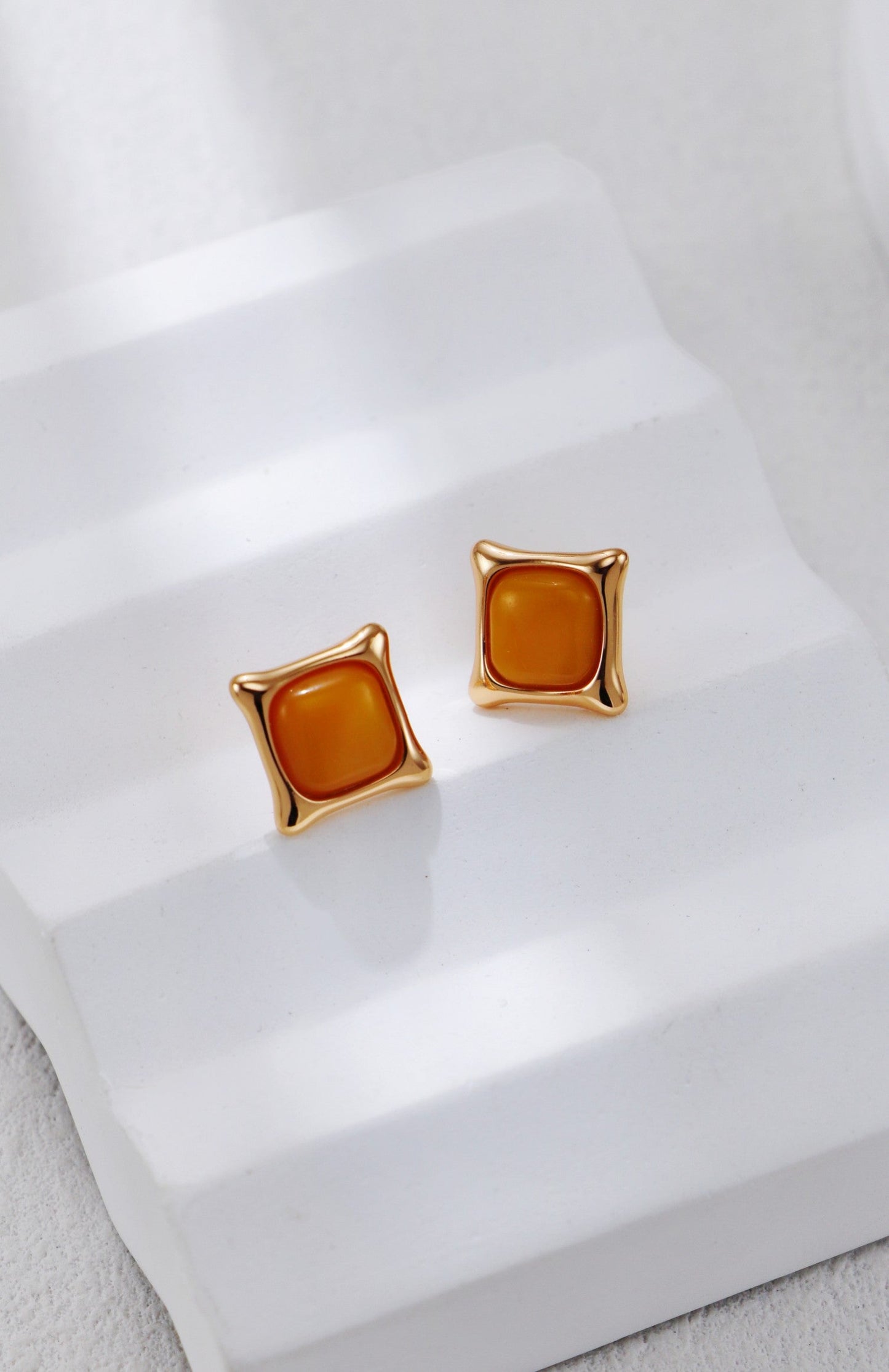 Vintage Gold Amber Honeycomb Stud Earrings