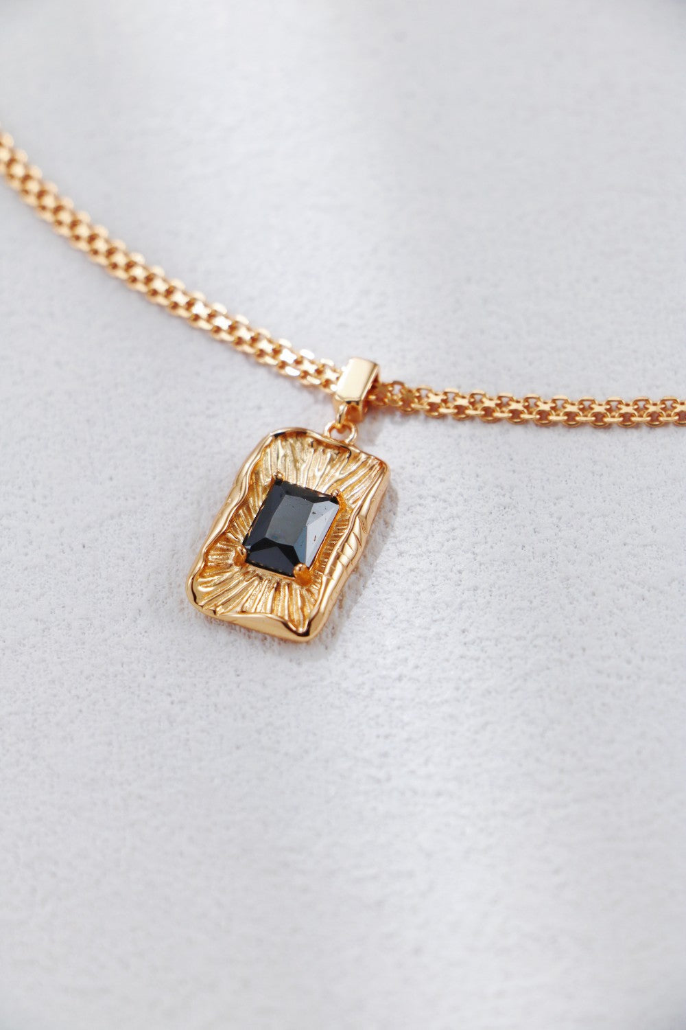 Textured Pattern Black Zircon Necklace