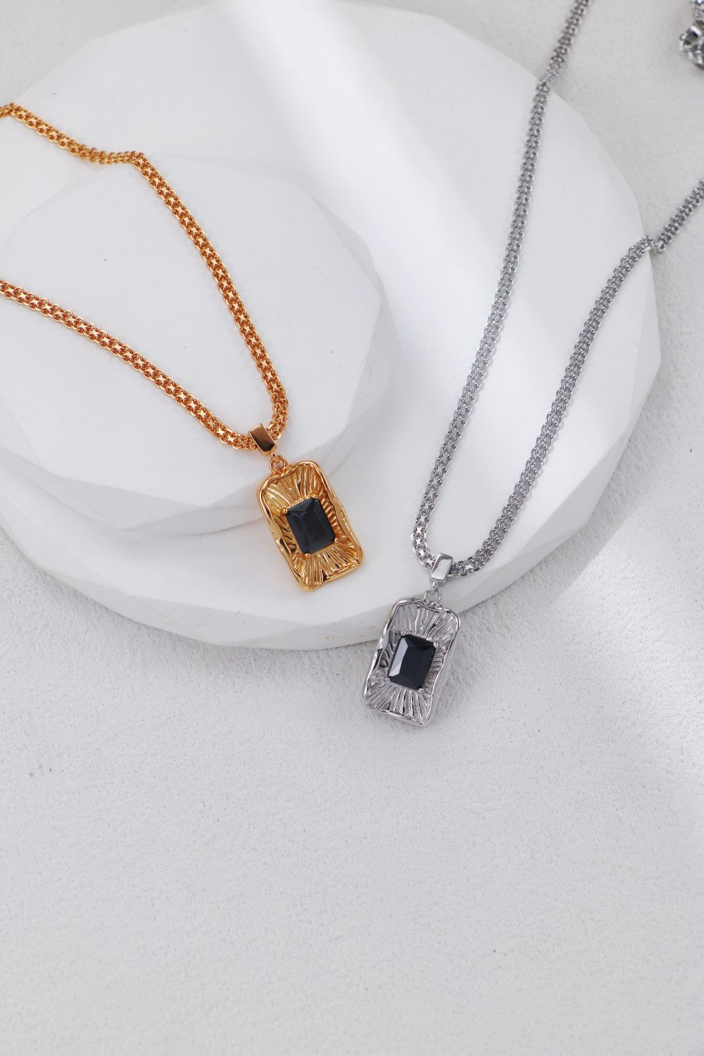 Textured Pattern Black Zircon Necklace