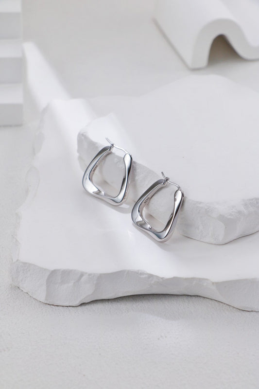 Fernovia Design modern geometric earrings in sterling silver  – detail of bold shape