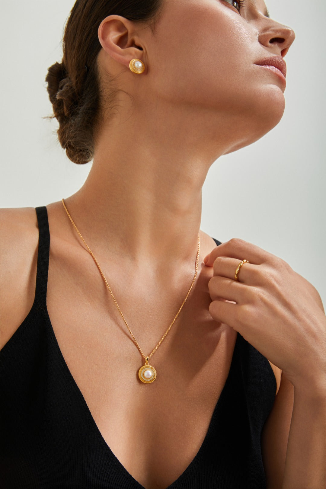 Round Zircon Pearl Pendant Necklace