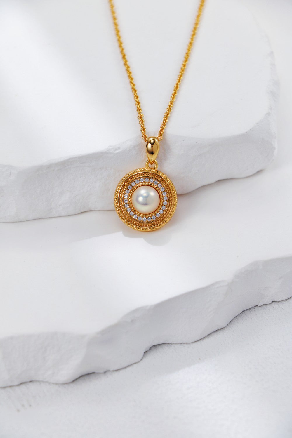 Round Zircon Pearl Pendant Necklace