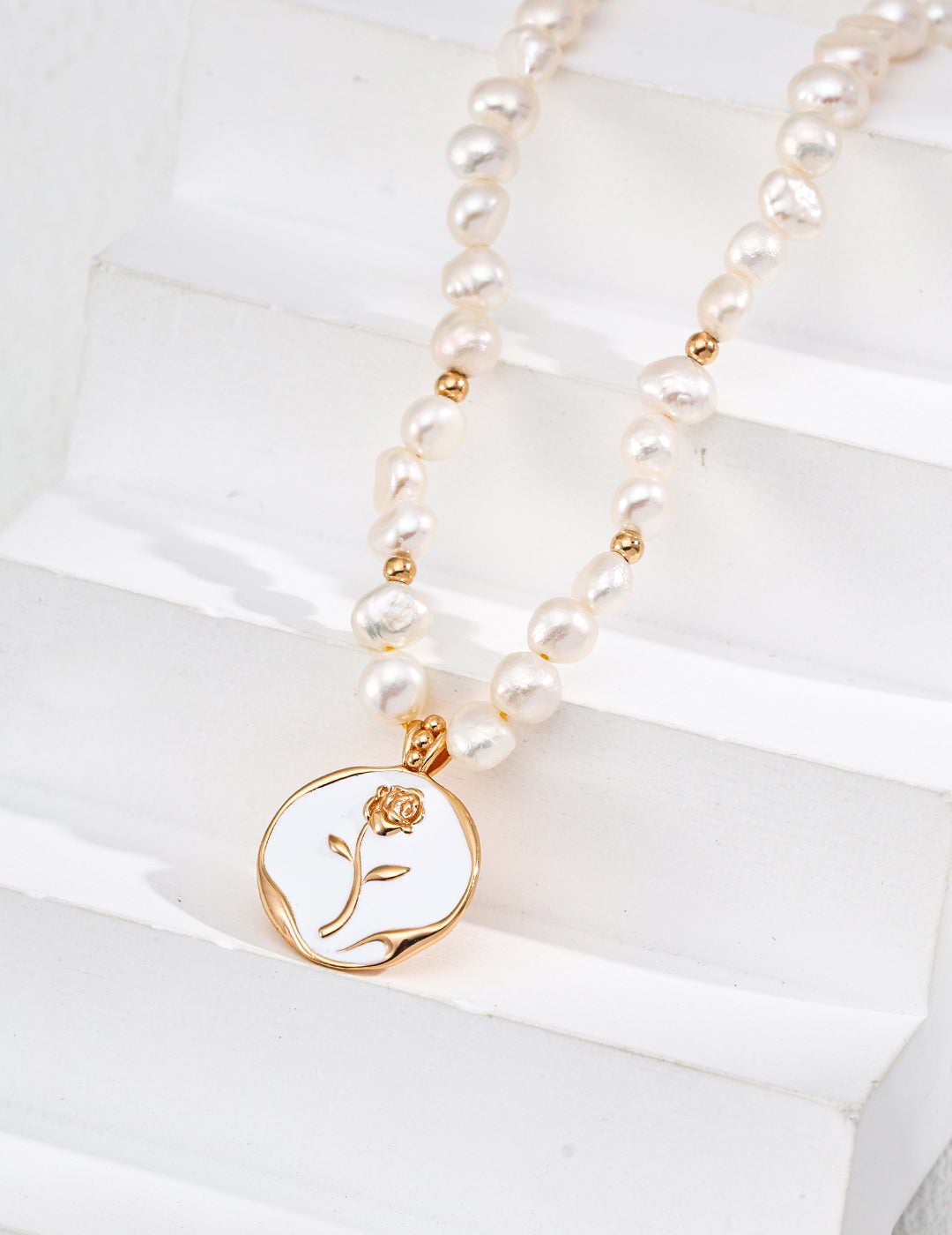 Natural Pearl Glaze Rose Pendant Necklace