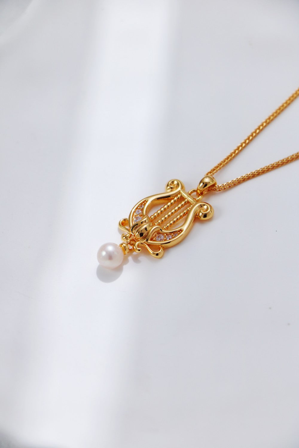 Harp Design Pearl Pendant Necklace