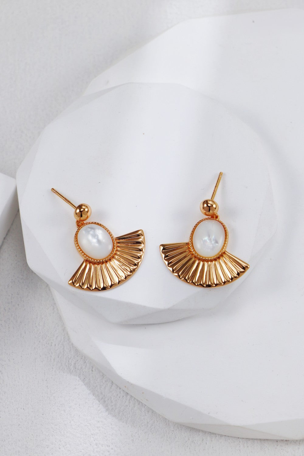 Fan Motif Mother-of-Pearl Earrings