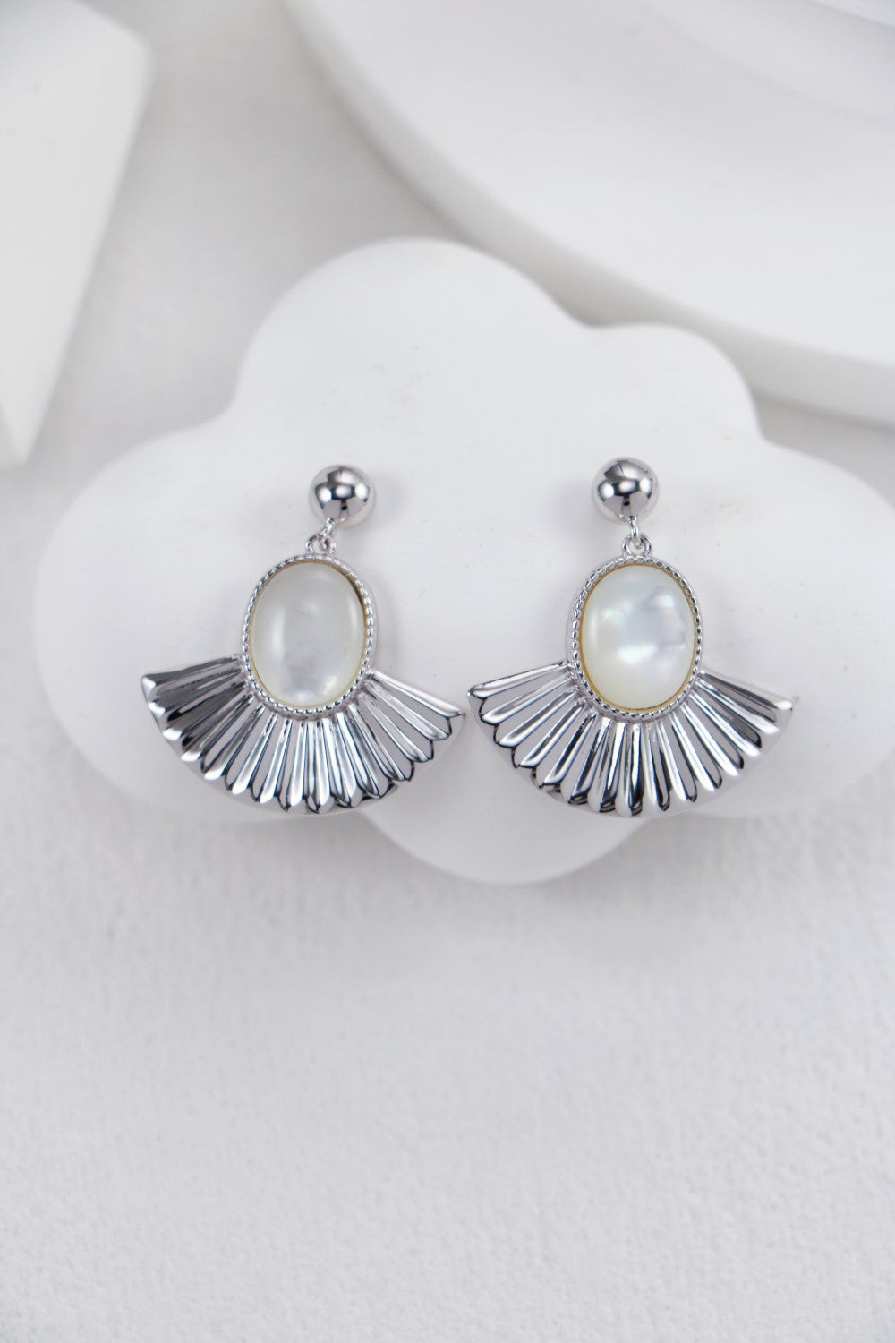 Fan Motif Mother-of-Pearl Earrings