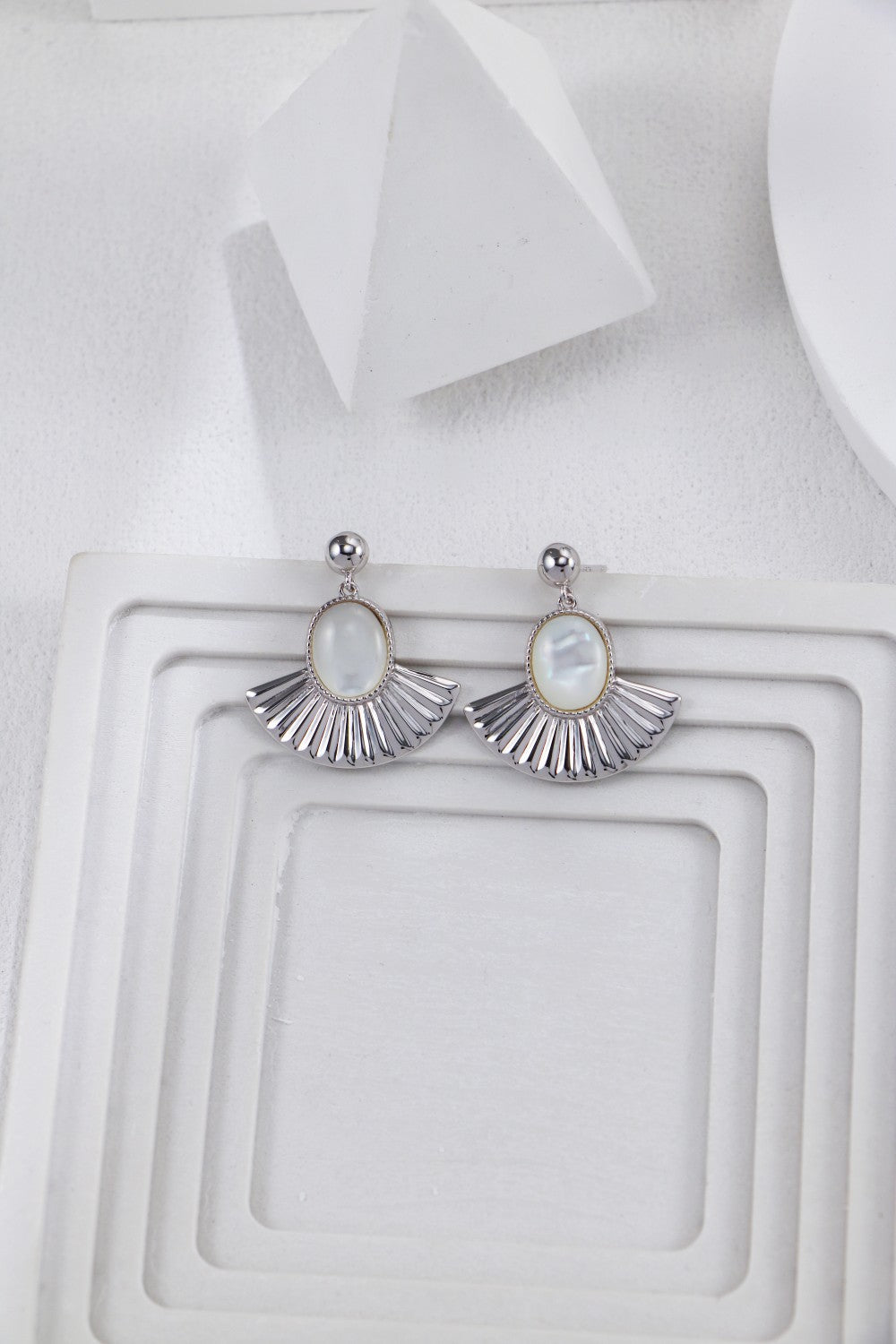 Fan Motif Mother-of-Pearl Earrings